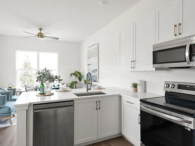 526 S Grandview Ave — Photo 12