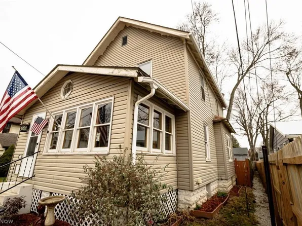 443 Beech Ln NW, New Philadelphia, OH 44663