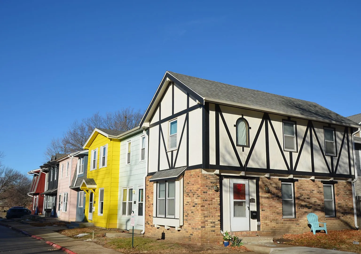 Drake Townhomes — Photo 1