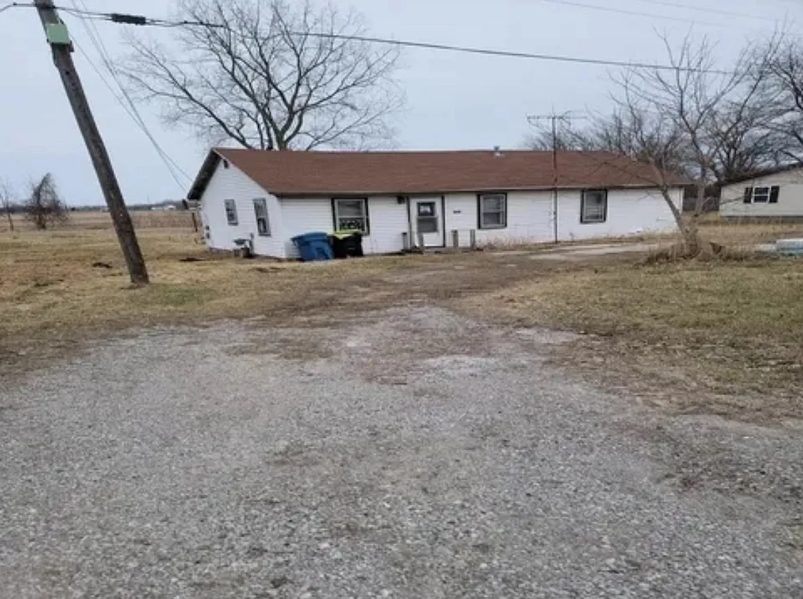 2 bed, 880 sqft, $1,000 — Photo 3