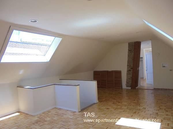 1st image of 2631 N Southport Ave APT 2