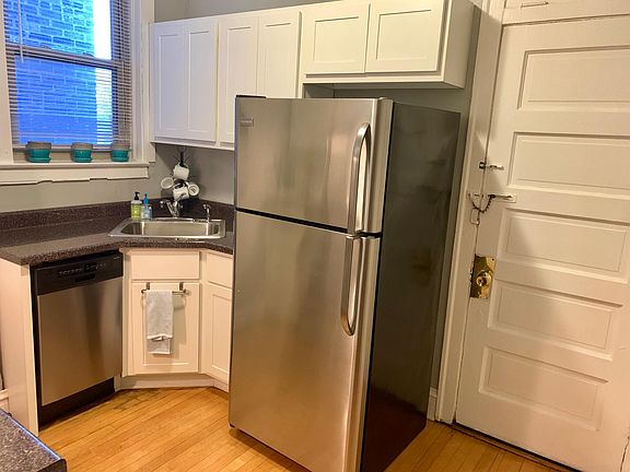 3rd image of 225 Harrison St APT E