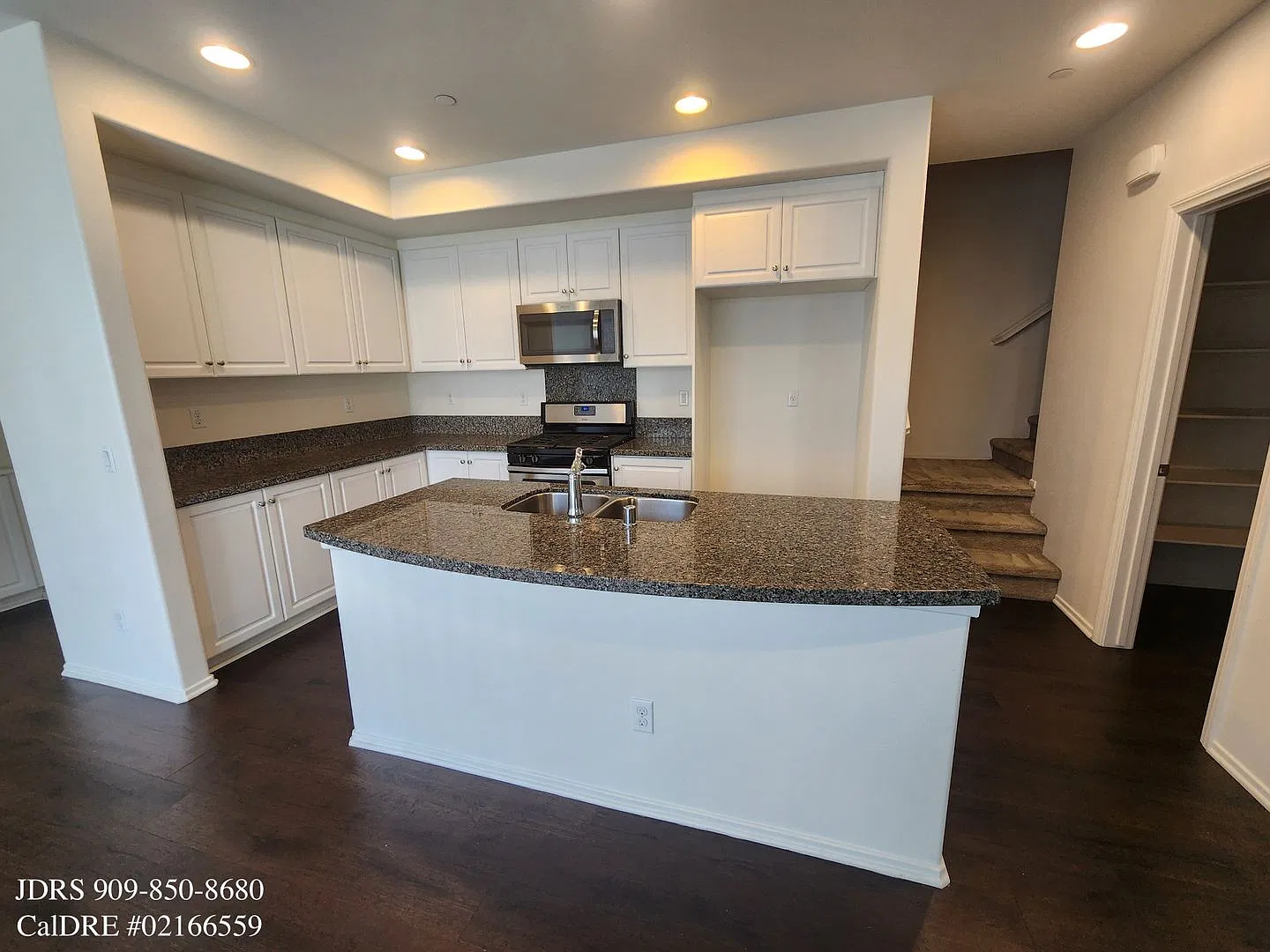 Upland 3 Bedroom Townhouse — Photo 3
