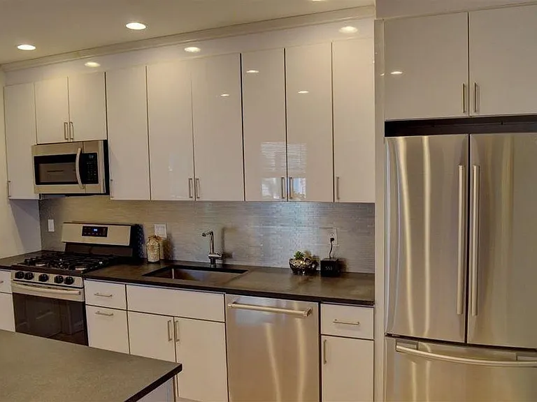 367 Linwood Ave — Photo 1