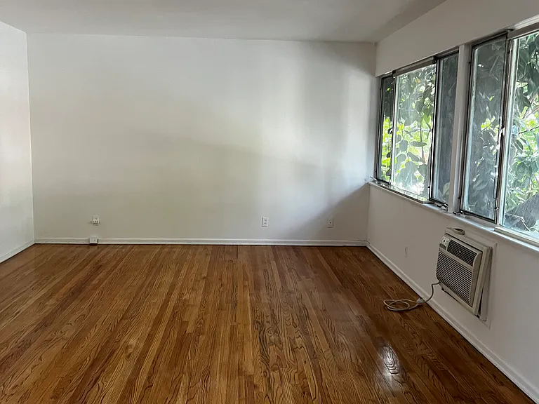1479 N Havenhurst Dr #2 — Photo 13