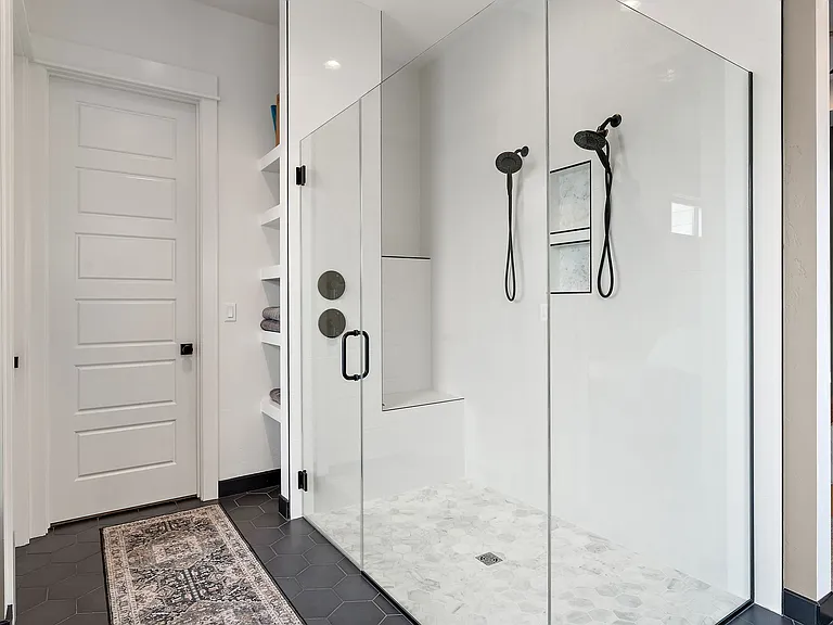 6862 N Willowside Ave — Photo 24