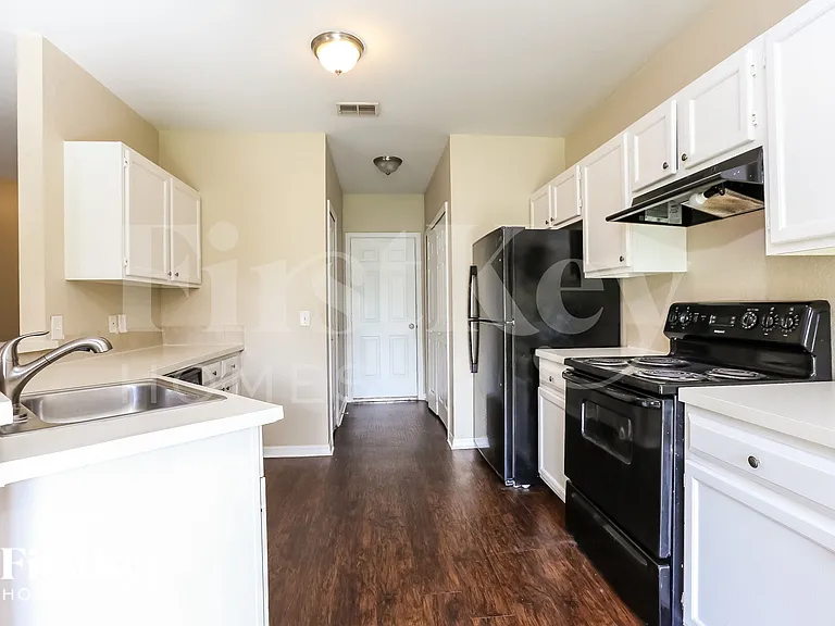 4220 S Cranberry Blvd — Photo 7