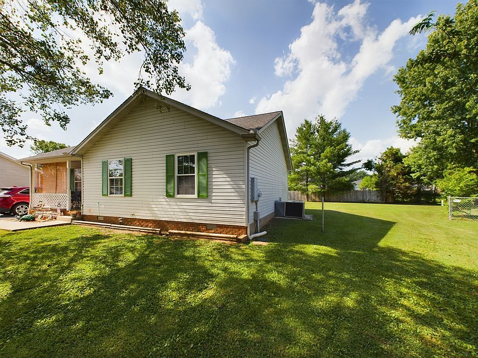 1st image of 2411 Willow Dr