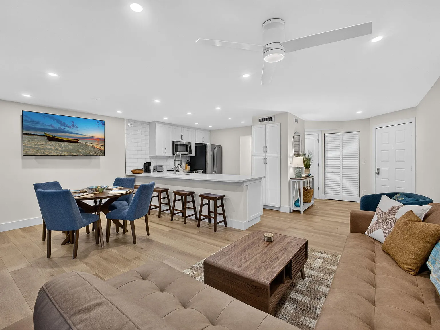 1 bed, 1.5 bath, 860 sqft, $5,500 — Photo 1