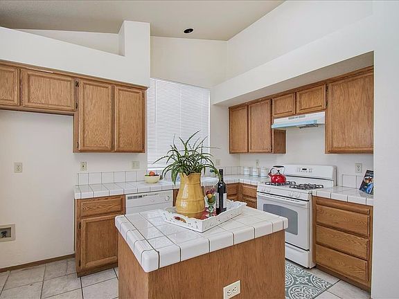 4th image of 8299 Grandstaff Dr