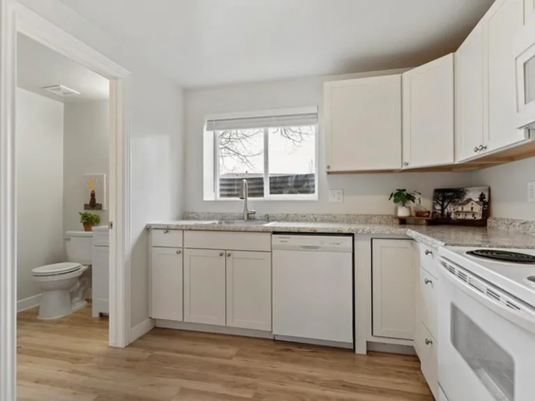 2569 N 2900 E — Photo 7