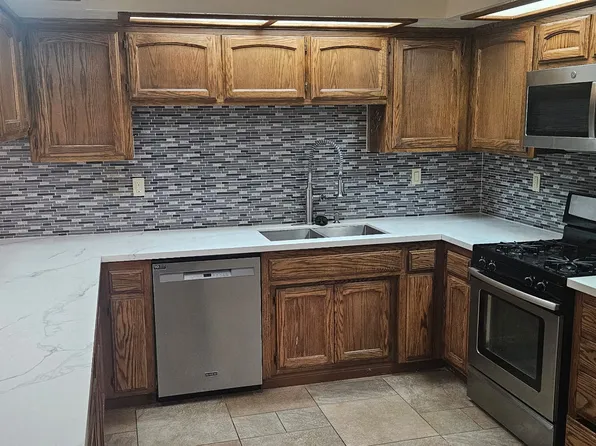 43109 Cherbourg Ln, Lancaster, CA 93536