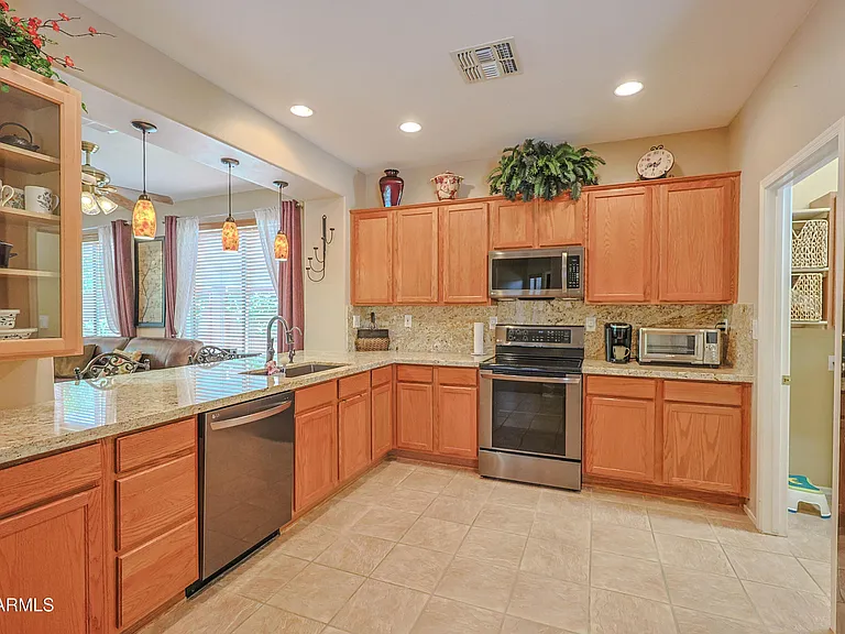 1916 W Spirit Ct — Photo 15