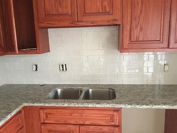 3rd image of 7951 Kendalia Dr