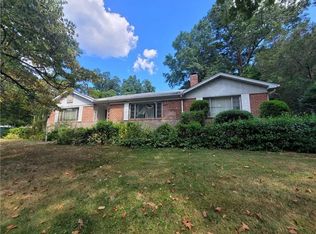 6405 210th St, Oakland Gardens, NY 11364