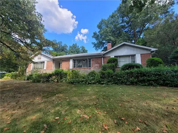 6405 210th St, Oakland Gardens, NY 11364