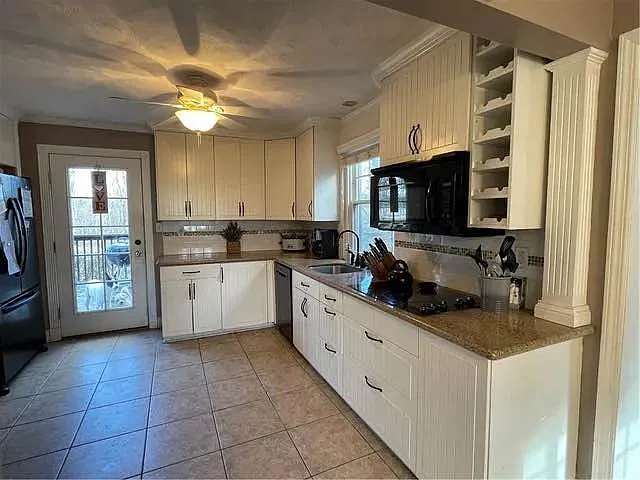 233 Teepee Rd — Photo 5