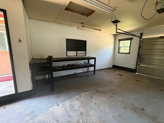 5th image of 9881 Meadow Ln