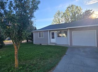 2754 SW 28th St, Redmond, OR 97756