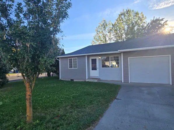 2754 SW 28th St, Redmond, OR 97756