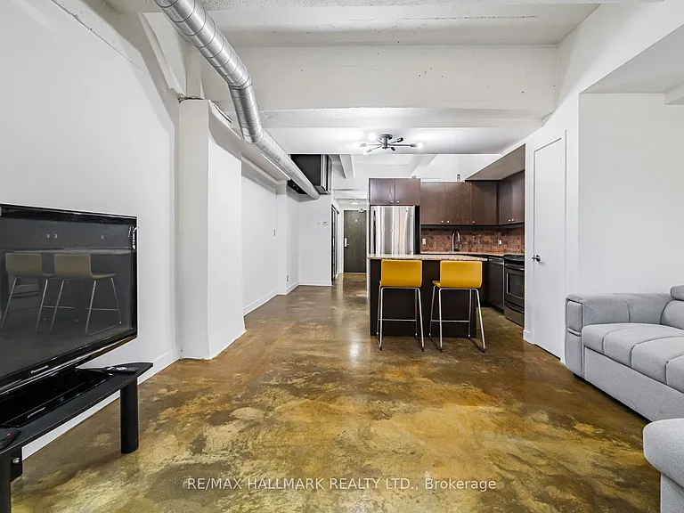 201 Carlaw Ave #L06 — Photo 14