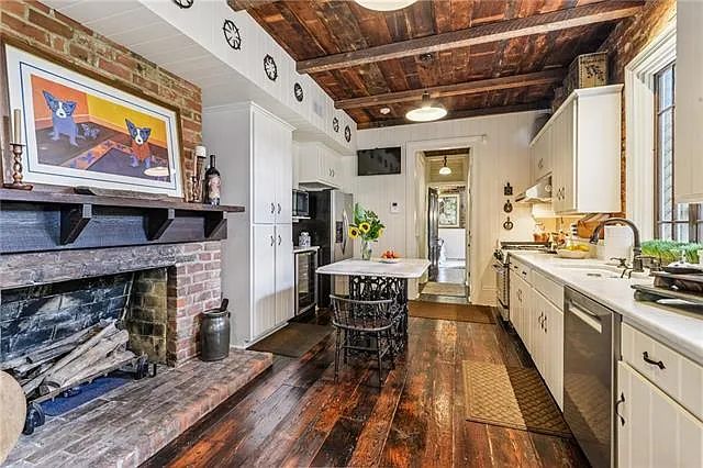 1404 Prytania St #E1 — Photo 13