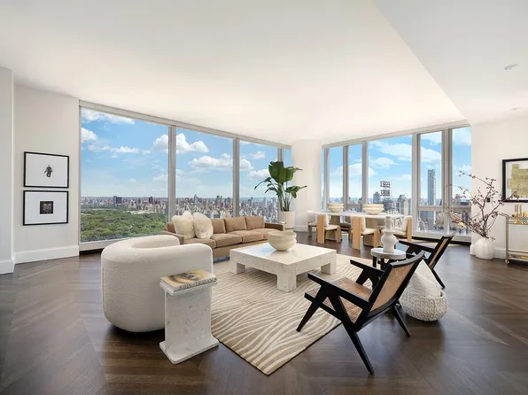 217 W 57th St #47C, New York, NY 10019