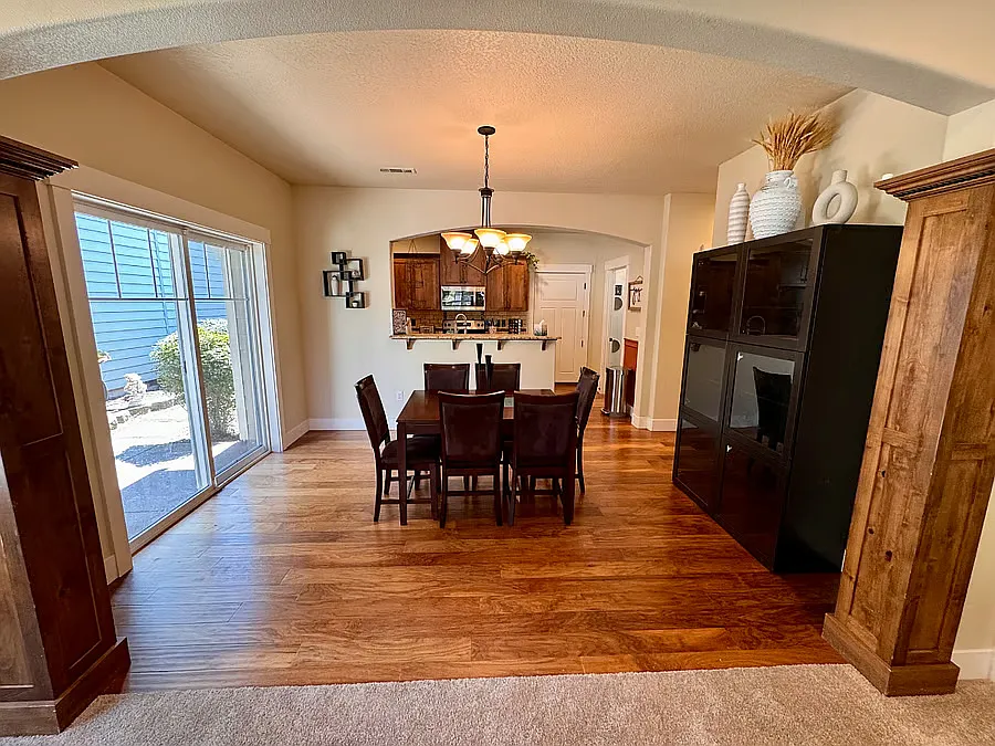 3 bed, 2.5 bath, 1589 sqft, $3,300 — Photo 2