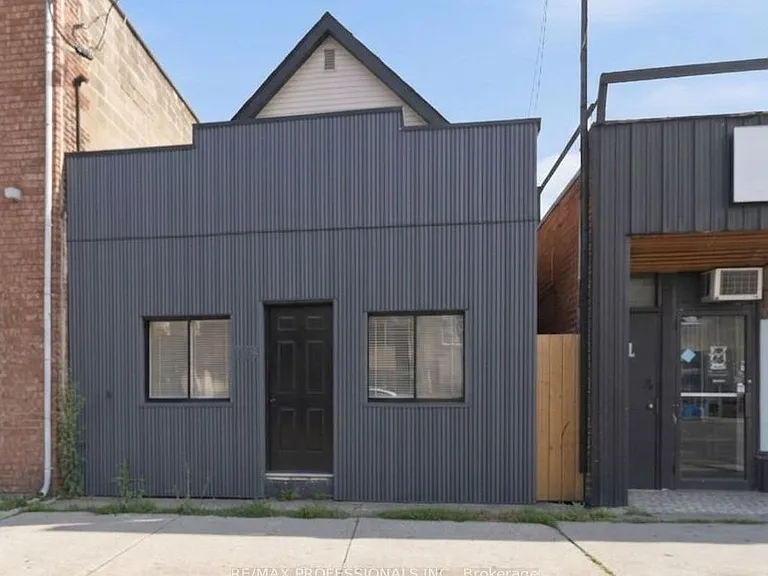 759 Barton St E #MAIN — Photo 16