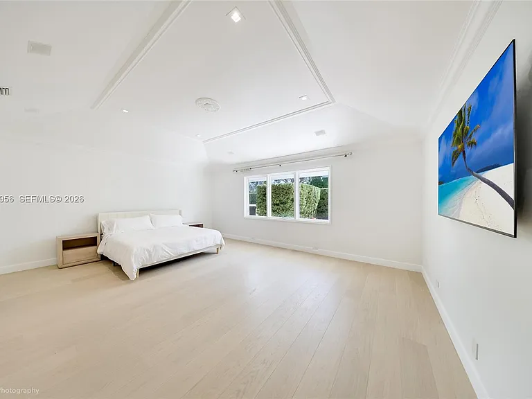 55 La Gorce Cir — Photo 21