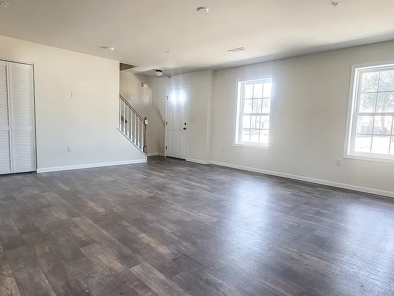12 Skip Ln — Photo 18