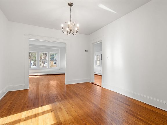 5th image of 16 Intervale Rd