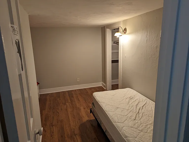 621 Kirtland St — Photo 15