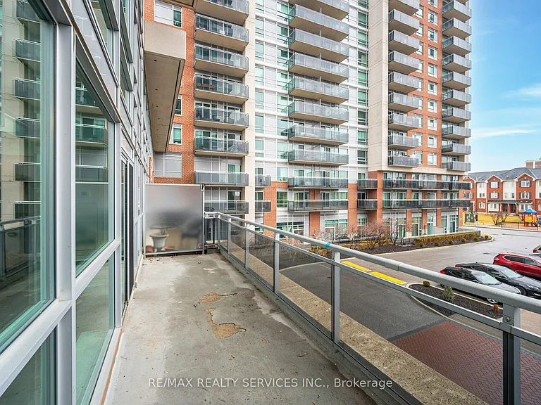 215 Queen St E #211 — Photo 27