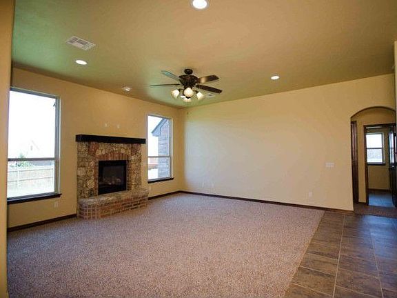 3rd image of 3209 Hampshire Ln