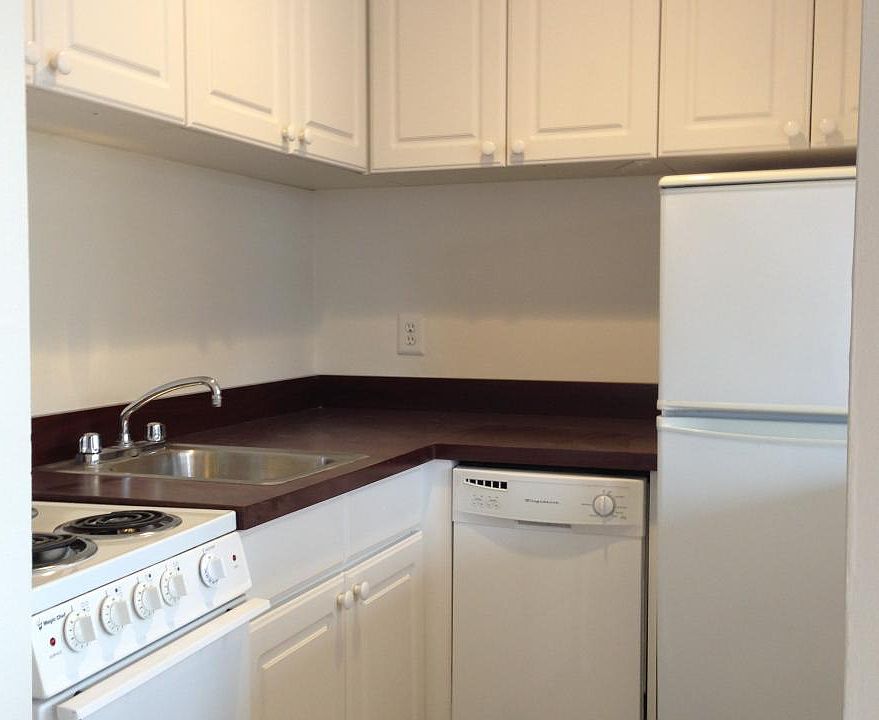 2nd image of 329 W 14th St APT 4c