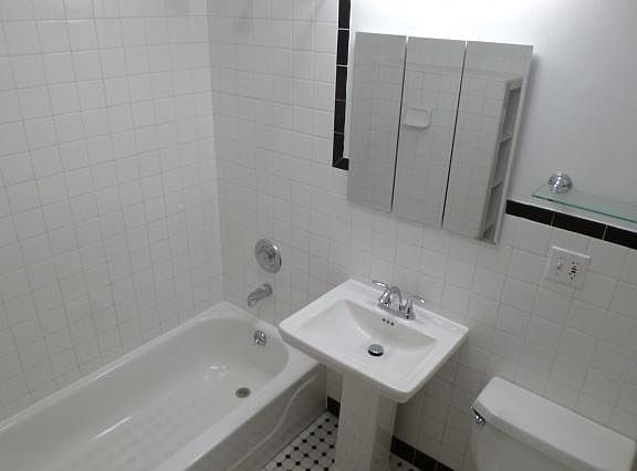 3rd image of 3614 N Paulina St APT 3