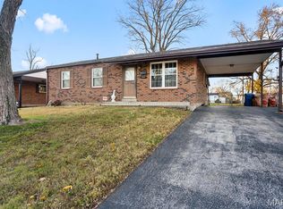 2565 Morningside Dr, Florissant, MO 63031