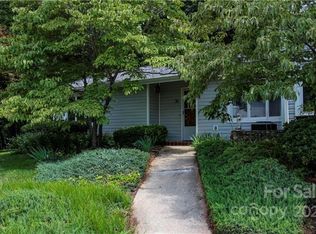 31 Hollybrook Dr, Asheville, NC 28803