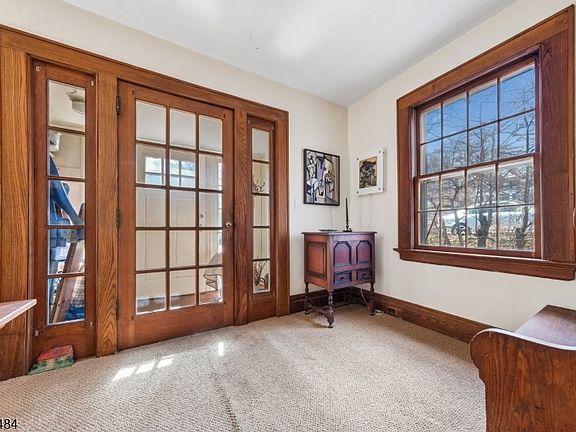 3rd image of 43 Ridgeview Ave