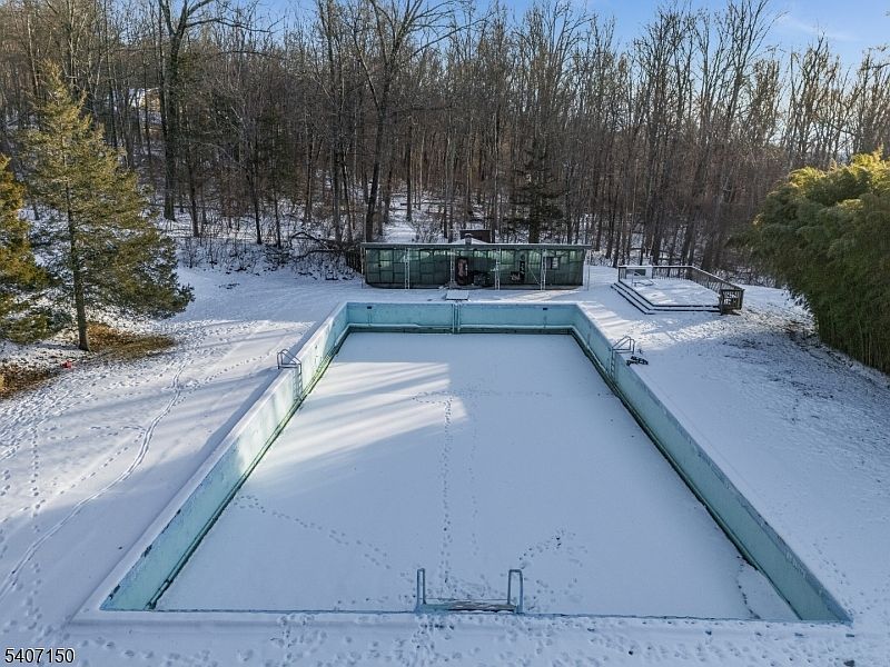 19th image of 50 Drakestown Rd
