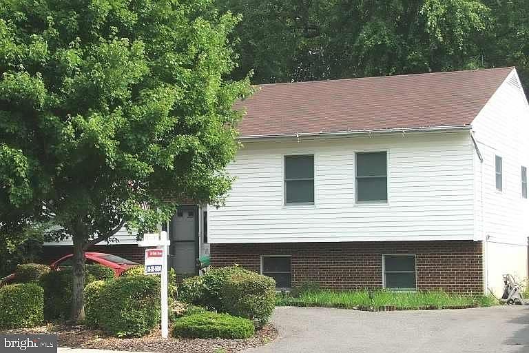 2nd image of 185 Hilltop Ln