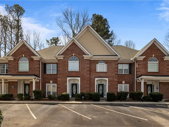 2075 Pine Tree Dr, Buford, GA 30518