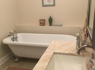 28 Jacob Ct, Ewing, NJ 08628