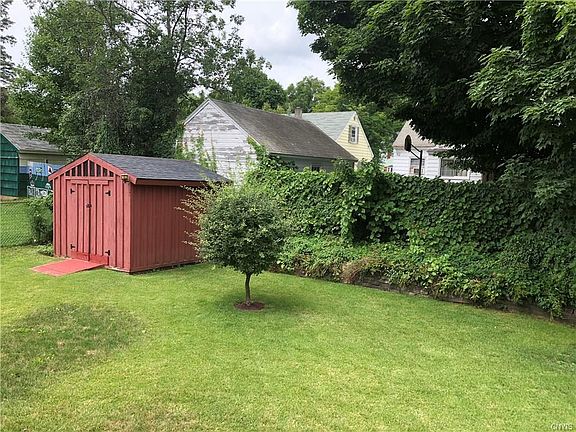 3rd image of 110 Hoover Dr