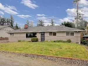 13718 10th Ave S photo 1