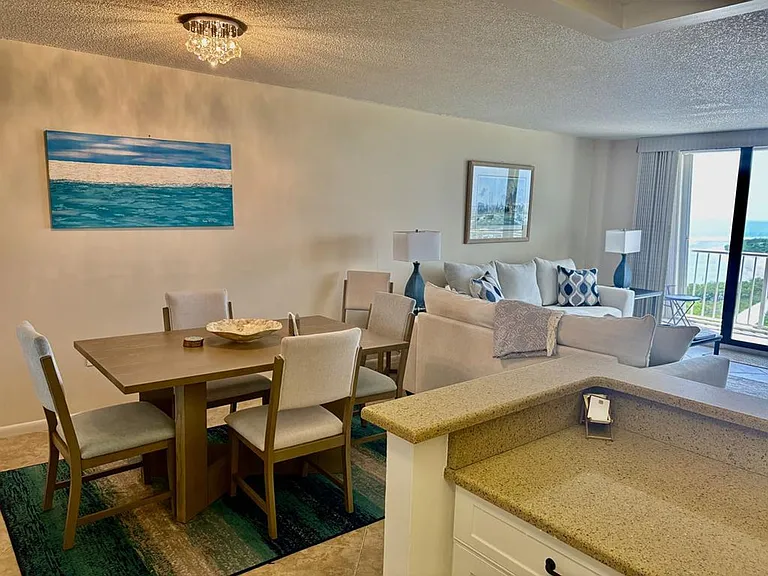 320 Seaview Ct #1710 — Photo 6