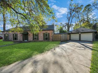 902 Old Mill Ln, Houston, TX 77073