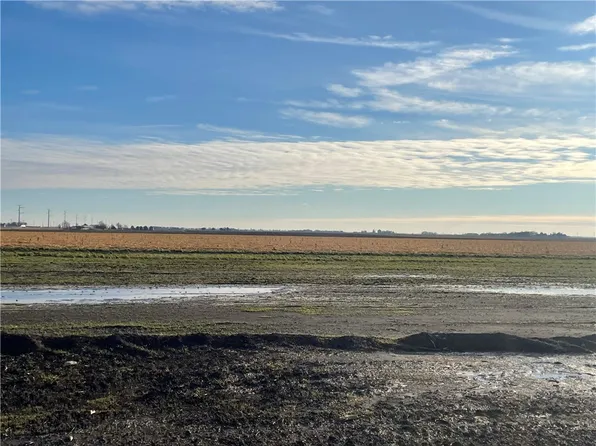 8 Baxmeyer Ln, Assumption, IL 62510