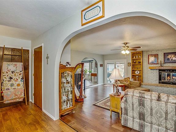 5th image of 2501 Estates Dr